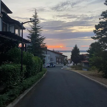Miomare, Santa Marina Village, 아파트